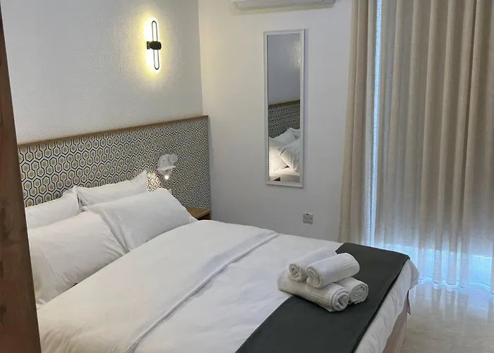 Minerva By Homely Apartament