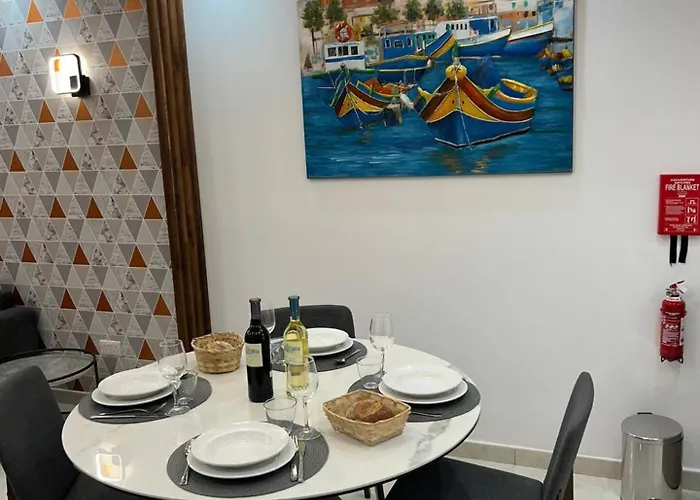 Minerva By Homely Apartament *